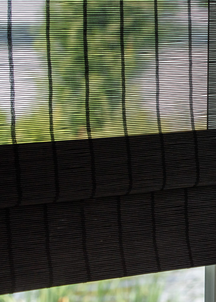 Geweven hout zwart - raamdecoratie